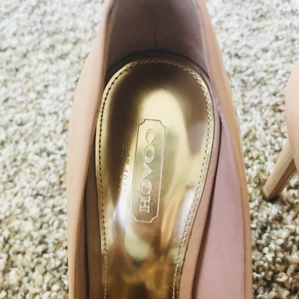 Coach Leather Pumps Size 6B - Picture 2 of 8